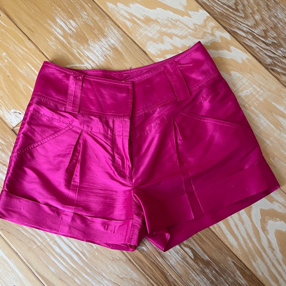 Diane Von Furstenberg pink silk shorts size 4